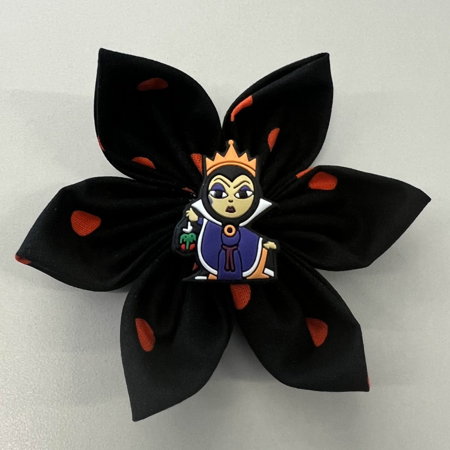 Pop-culture bows